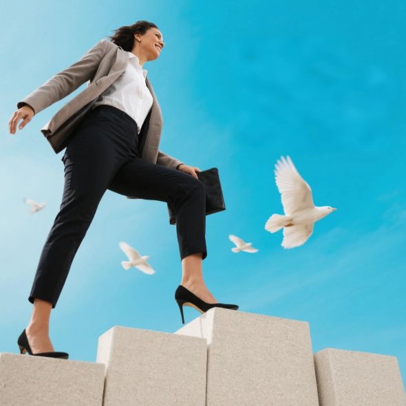 From Stuck to Soaring: How Women Can Break Career Plateaus Gracefully